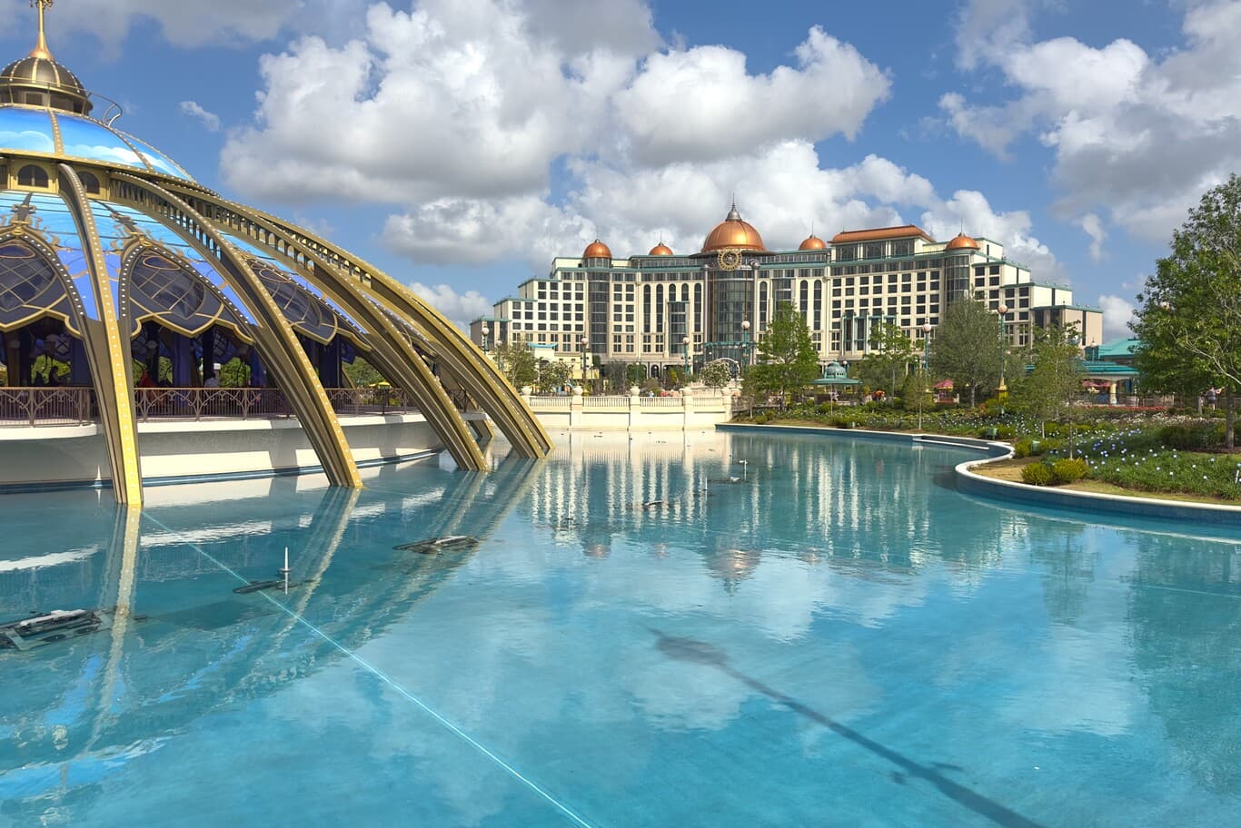 hotel contractors