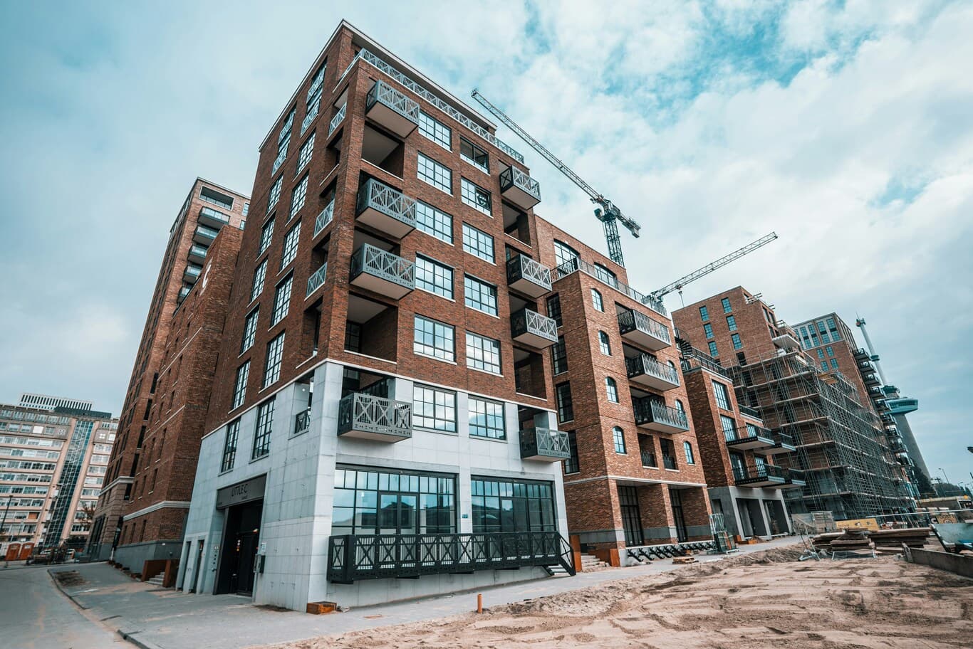 contractors in Dubai