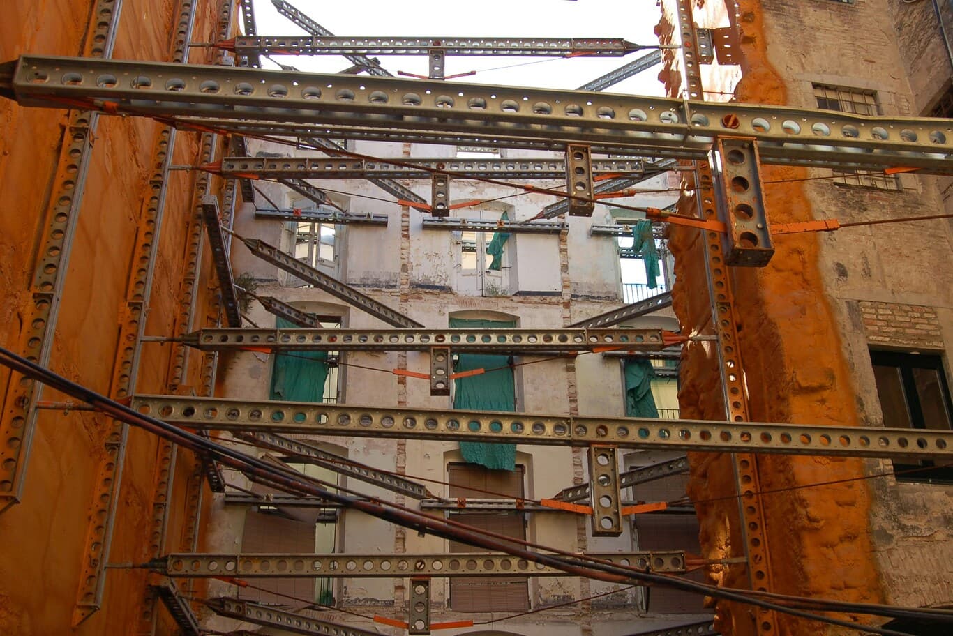 facade contractor Dubai