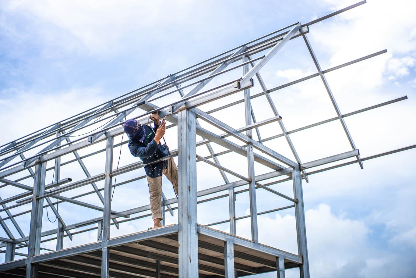 Construction Insurance in the UAE: What Contractors and Developers Need to Have